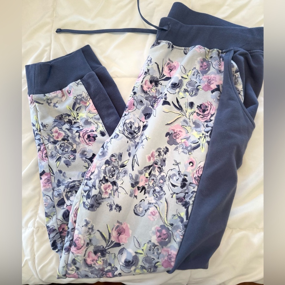 VERA BRADLEY SWEAT PANTS (H)